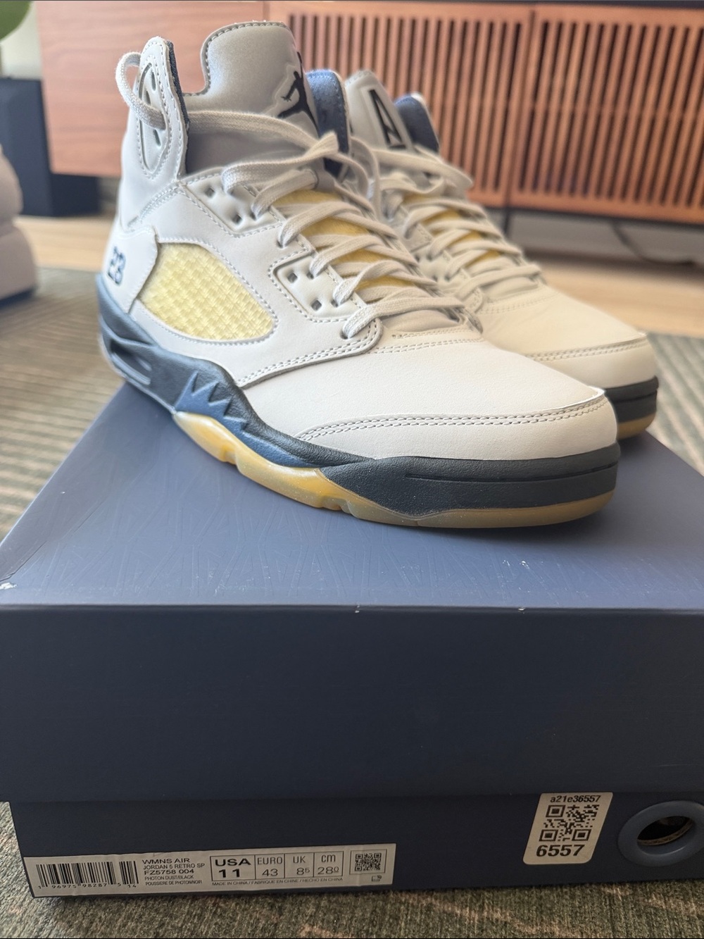 Jordan 5 retro A Maniere Dawn (never worn)
